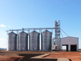 Planta de molienda de maíz con estructura de acero